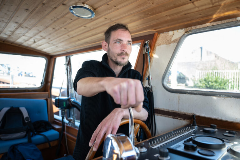 Xavier met hand aan gashendel